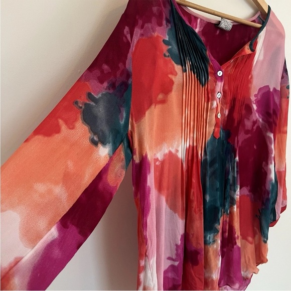 Red and Pink Pleated 3/4 Sleeve Blouse - Picture 5 of 10